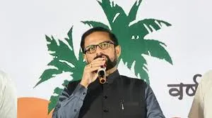 मुंबई : उद्धव ठाकरे ने राज ठाकरे को शिवसेना से निकालने के लिए मजबूर किया - नरेश म्हस्के