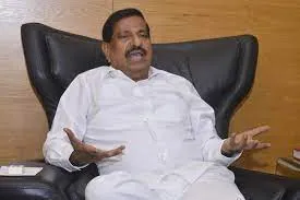 मुंबई : राज्‍य के वन मंत्री ने फसल नुकसान रोकने के लिए प्रभावी कदम उठाने की बात कही 