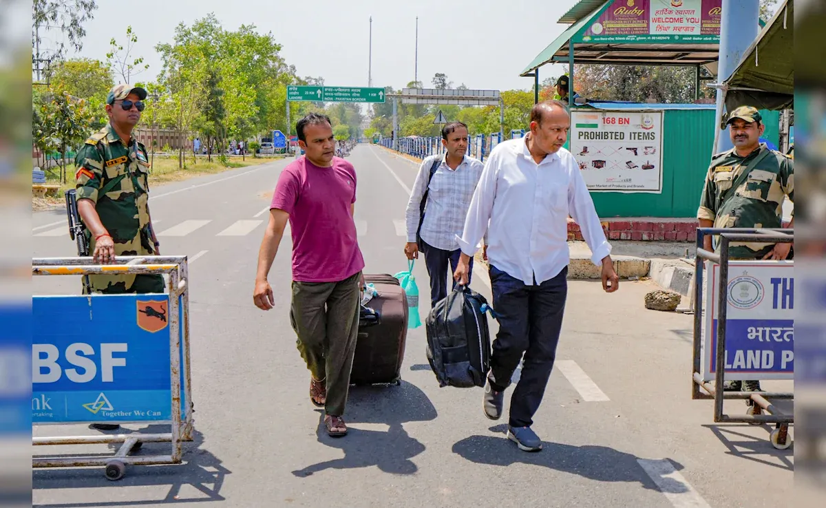 मुंबई पुलिस ने अल्पकालिक वीज़ा पर आए 17 पाकिस्तानी नागरिकों को वापस भेजा