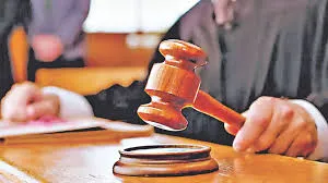 ठाणे : ट्रक दुर्घटना में जान गंवाने वाली महिला के परिवार और दो अन्य घायलों को 87 लाख रुपये से अधिक का मुआवजा देने का निर्देश