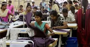 मुंबई: मजदूरी से आत्मनिर्भरता तक का सफर; महिलाएं प्रतिदिन 2,000 रुपये तक की कमाई कर रही हैं 