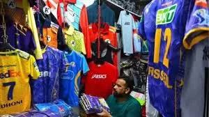 मुंबई : वानखेड़े स्टेडियम के सेकंड फ्लोर पर स्थित स्टोर से लाखों की जर्सी चोरी... 