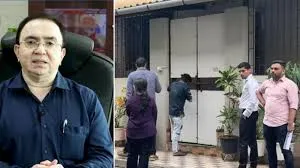 वसई-विरार नगर निगम के पूर्व आयुक्त अनिल पवार के ठिकानों पर 18 घंटे तक छपेमारी; सरकारी जमीन पर अवैध बिल्डिंग्स बनवाने का आरोप