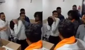 नागपुर : 40-50 मनसे कार्यकर्ताओं का यस बैंक पर हल्ला बोल...  लोन ऑफिसर की जमकर की पिटाई