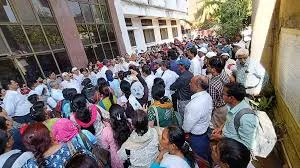 मुंबई : 300 शिक्षकों ने किया जेल भरो आंदोलन