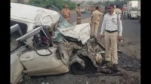 मुंबई-अहमदाबाद राजमार्ग पर एक बार फिर चर्चा में दुर्घटनाओं और मौतों के कारण