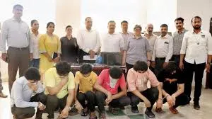 मुंबई : दंपति समेत 12 लोग गिरफ्तार; साइबर धोखाधड़ी गिरोह का भंडाफोड़ 