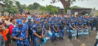 मुंबई : छह पुलिस थानों में आंदोलनकारियों के खिलाफ कुल नौ एफआईआर दर्ज