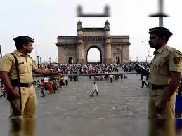 मुंबई  फिर बम धमाके की धमकीसमुद्र ; किनारे के इलाकों में निगरानी; शहरवासियों से सतर्क रहने की अपील