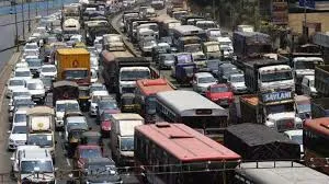 नालासोपारा : बच्‍चा चौथी मंजिल से गिर गया जान बच गई; हॉस्पिटल ले जा रहे थे जाम ने छीन ली जान