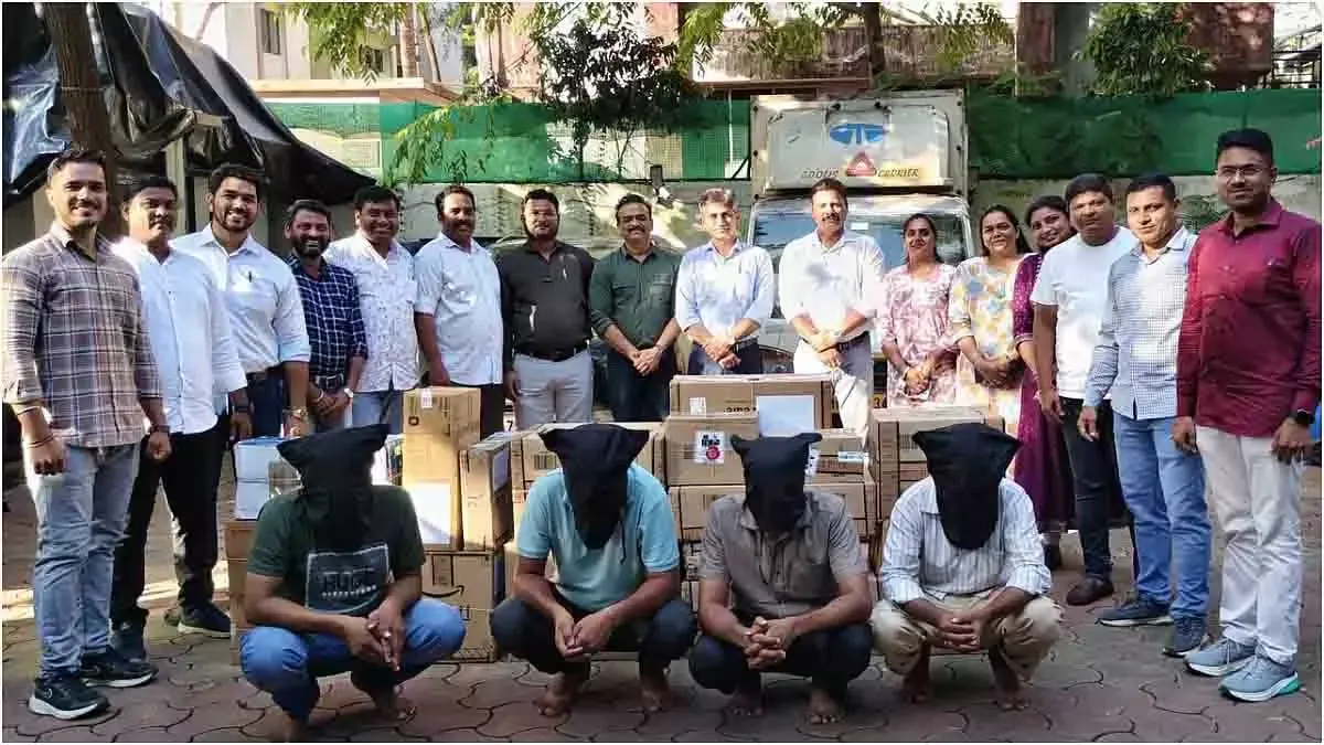 मुंबई : अंतरराज्यीय धोखाधड़ी गिरोह का भंडाफोड़; करके ई-कॉमर्स कंपनियों को ठग रहा था