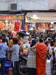 मुंबई : त्योहारी सीजन में जीएसटी सुधारों के कारण खरीदारी को मिला बढ़ावा 