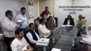 मुंबई : निकाय चुनावों से पहले सर्वदलीय प्रतिनिधिमंडल ने राज्य के मुख्य निर्वाचन अधिकारी संग मुंबई में की बैठक; चुनाव प्रक्रिया में पारदर्शिता की मांग