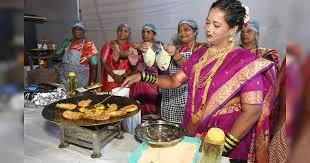 माहिम चौपाटी के पास स्थित मुंबई का पहला सीफूड प्लाजा नए जीवंत रूप के साथ जनता के लिए फिर से खुल गया