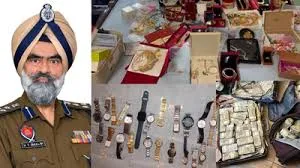  चंडीगढ़ : पंजाब पुलिस के रोपड़ रेंज के डीआईजी हरचरण सिंह भुल्लर रिश्वत मामले में गिरफ्तार