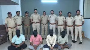 मुंबई : अवैध वन्यजीव व्यापार पर बड़ी कार्रवाई; अभियान के दौरान 4.8 किलोग्राम से अधिक एम्बरग्रीस व्हेल की उल्टी ज़ब्त;  चार लोग गिरफ्तार