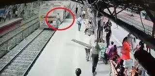 ठाणे:  35 वर्षीय व्यक्ति ने लंबी दूरी की ट्रेन के आगे कूदकर कर ली आत्महत्या 