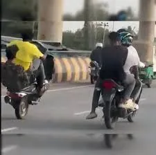 मुंबई : मोटरसाइकिल पर स्टंट करने और सोशल मीडिया पर वीडियो शेयर करने के आरोप में चार युवक गिरफ्तार