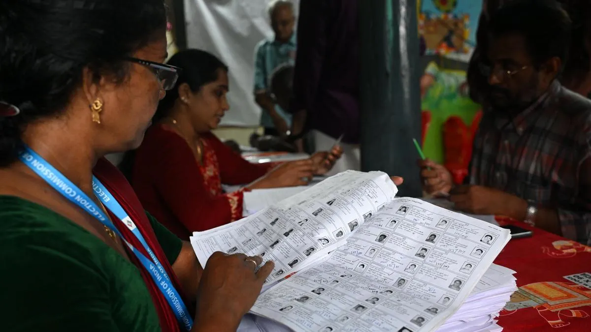 नई दिल्ली : तेजी से बढ़ रही है एसआईआर प्रक्रिया; अब तक 37,77,15,220 न्यूमेरेशन फॉर्म डिजिटाइ