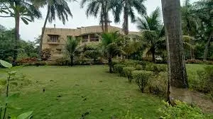 मुंबई : दानदाता के हस्तक्षेप के बाद पारसियों के ऐतिहासिक संजन सेनेटोरियम की बिक्री स्थगित