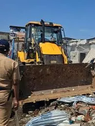 मुंबई : मालवानी के मैंग्रोव क्षेत्र में अतिक्रमण के खिलाफ एक बड़ी कार्रवाई 