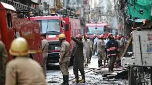 मुंबई : चेंबूर इलाके मे दो-मंजिला कॉरपोरेट पार्क में भीषण आग