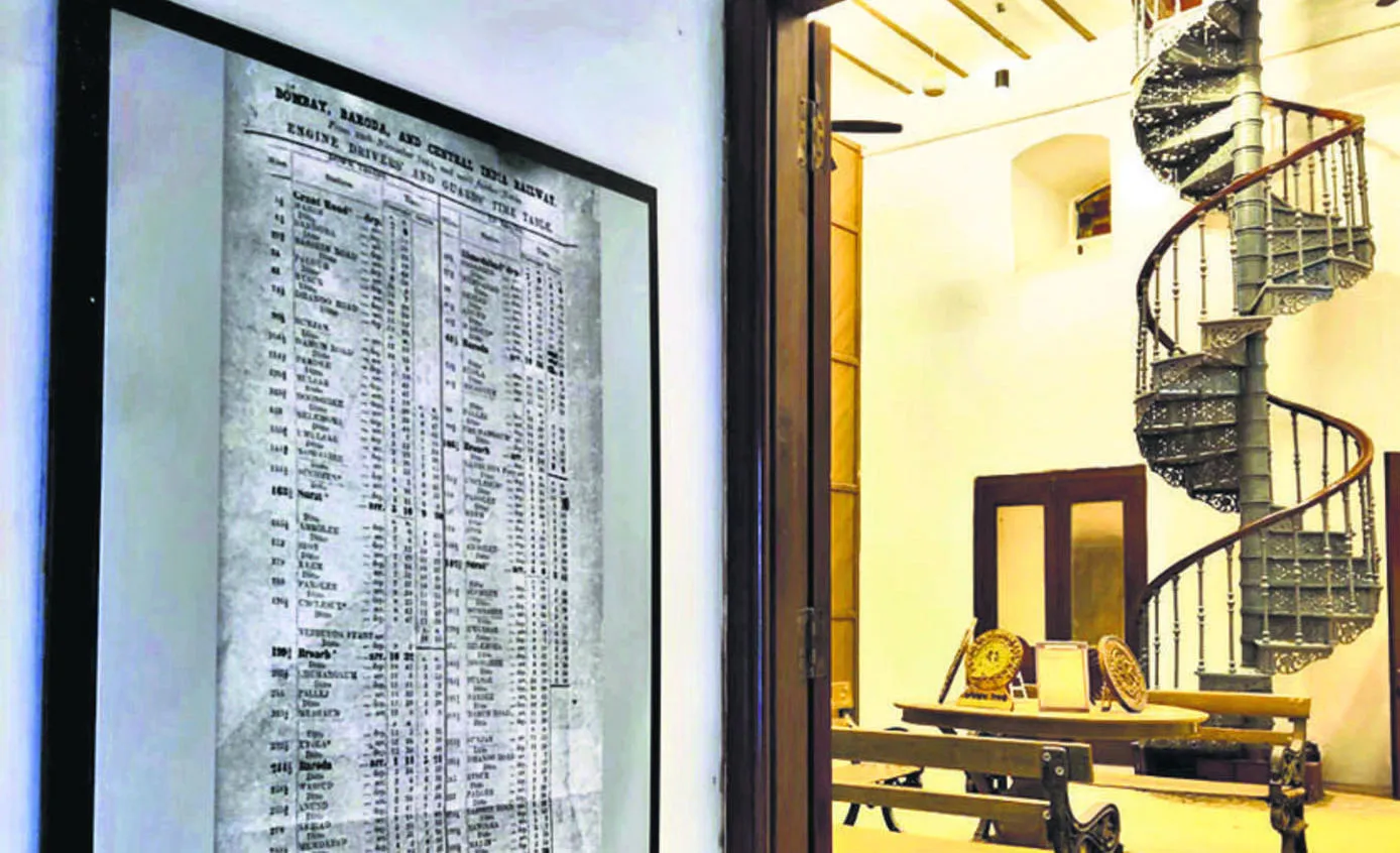 मुंबई : WR के इतिहास की एक झलक; पहली रेलवे टाइमटेबल के साथ बॉम्बे और अहमदाबाद के बीच पहली रन का ज़िक्र  