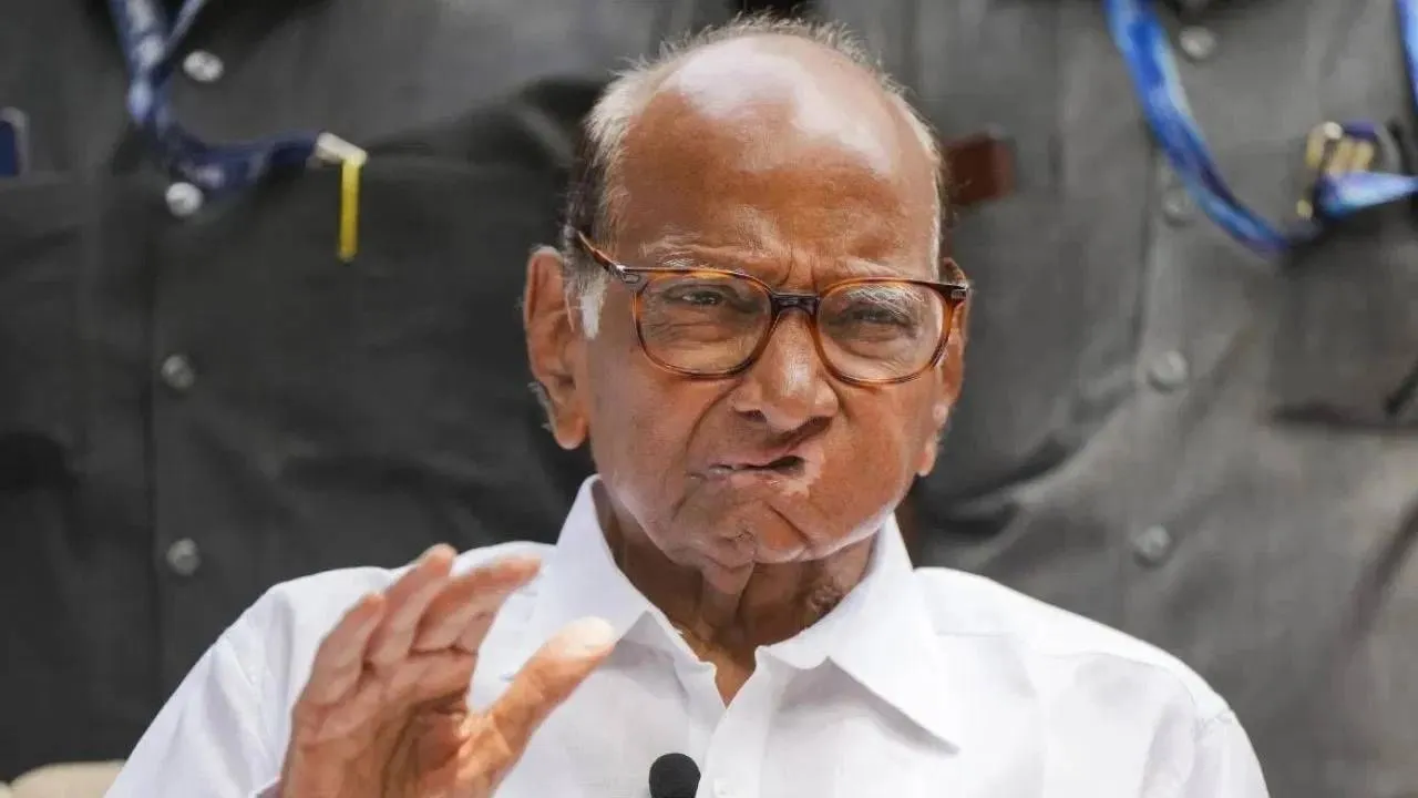 बिहार चुनाव की पारदर्शिता पर शरद पवार का सवाल, सरकारी फंड के उपयोग पर उठाए गंभीर आरोप