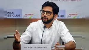 मुंबई: भाजपा सरकार 45,000 मैंग्रोव काट रही है - आदित्य ठाकरे
