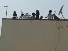 साणंद : गुजरात के साणंद में पथराव के बाद तनाव, दो गुटों के बीच पुरानी रंजिश का मामला