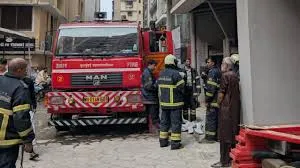 मुंबई : अंधेरी की ऊंची इमारत में आग, 4 घायल