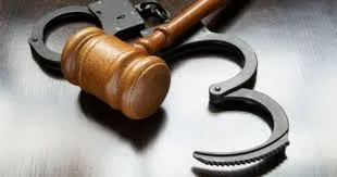 मुंबई : वैवाहिक प्रस्ताव ठुकराने पर महिला को जलाने के ३५ साल पुराने मामले में आरोपी बरी