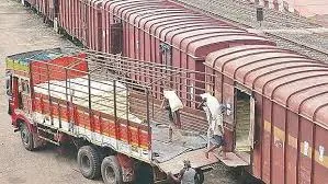 मुंबई : सेंट्रल रेलवे ने बॉक्साइट और अकेशिया पल्प लोडिंग शुरू करके अपने माल ढुलाई बास्केट का विस्तार किया