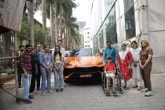 मुंबई : लैंबॉर्गिनी ने 11 साल के कैंसर पीड़ित बच्चे का सपना किया पूरा