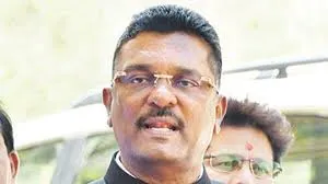 मुंबई :  मंत्री प्रताप सरनाईक ने ST Tender प्रक्रिया में देरी पर अधिकारियों को चेतावनी दी