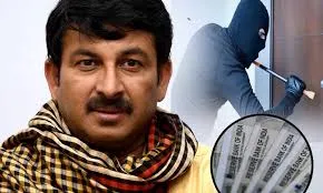 मुंबई : बीजेपी सांसद मनोज तिवारी के घर में चोरी