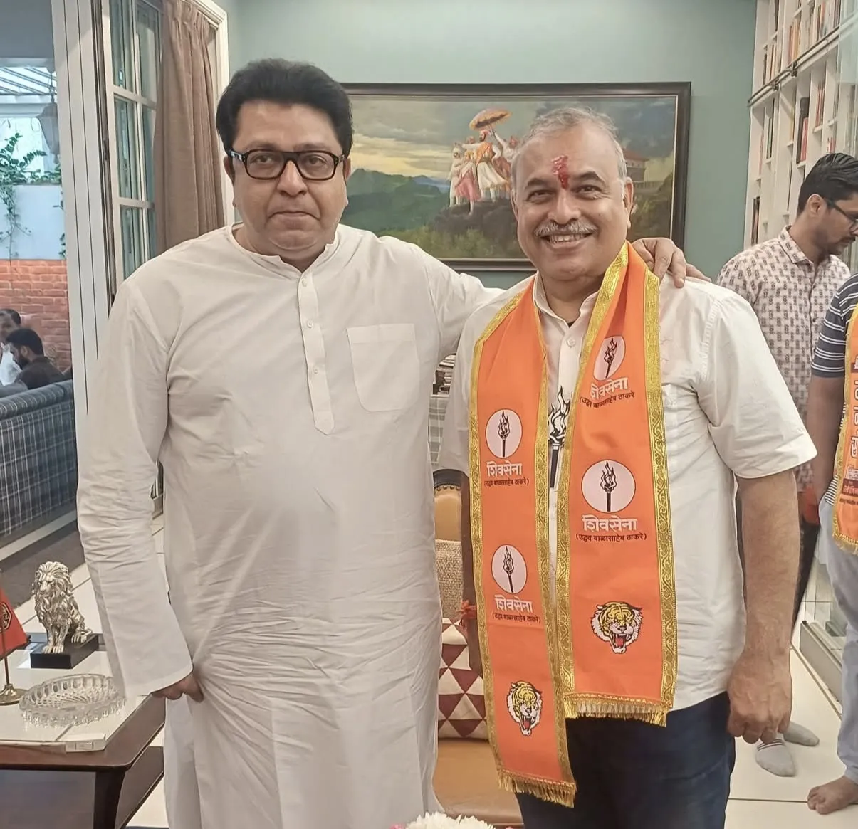 माहिम प्रभाग 182 में महाविकास युति को मजबूती, राज ठाकरे से मुलाकात के बाद कार्यकर्ताओं में नया जोश