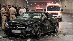 मुंबई : कोस्टल रोड टनल में नाबालिग ने कार को टक्कर मार दी; 3 लोग घायल 