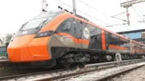 मुंबई : बेंगलुरु से मुंबई तक जल्द दौड़ेगी प्रीमियम ट्रेन, कर्नाटक को रेलवे बजट में मिले रिकॉर्ड ₹7,748 करोड़: अश्विनी वैष्णव