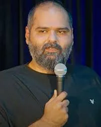 मुंबई : आखिरकार मुंबई पहुंचे कॉमेडियन कुणाल कामरा, शिंदे टिप्पणी विवाद में कमेटी के सामने हुए पेश, जानें क्या हुआ?