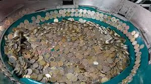 सिक्‍कों के साथ हवाई सफर है गुनाह? जान लीजिए कस्‍टम के ये नियम, नहीं तो जाना पड़ सकता है जेल