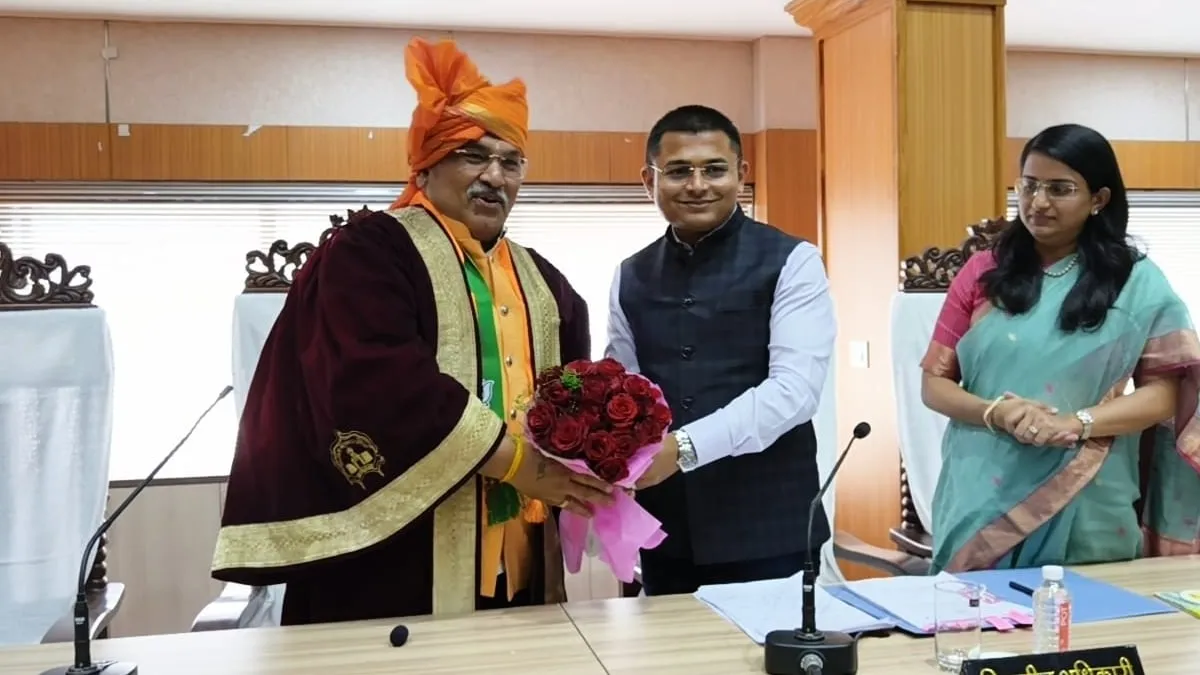 अमरावती में राजनीतिक उलटफेर: बीजेपी के श्रीचंद तेजवानी बने महापौर, AIMIM की सहायता से 