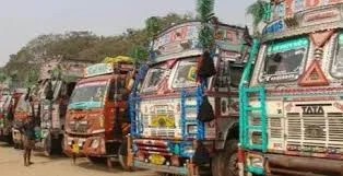 मुंबई: ट्रांसपोर्ट यूनियन और प्रशासन की बैठक; यदि  मांगें नहीं मानी गईं तो पूरे राज्य में हड़ताल