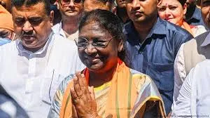 नई दिल्ली : पश्चिम बंगाल में राष्ट्रपति द्रौपदी मुर्मू के प्रोटोकॉल उल्लंघन पर केंद्र सख्त, बंगाल सरकार से मांगा जवाब