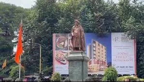 कोल्हापुर :महाराष्ट्र सदन में मूर्तियों को बदलने के लिए आंदोलन