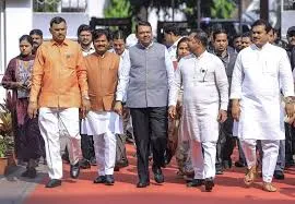 मुंबई : बढ़ते राज्य कर्ज पर CM देवेंद्र फडणवीस: गवर्नेंस पर फोकस