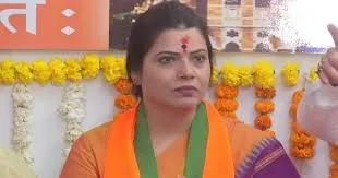 मुंबई : मेयर रितू तावडे को झटका, कोर्ट ने केस से बरी करने से किया इनकार, जानिए पूरा मामला