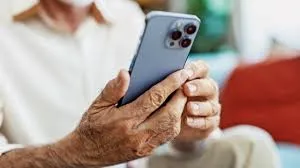 मुंबई : दिल्ली-मुंबई साइबर ठगी गिरोह का भंडाफोड़: 11 गिरफ्तार, वरिष्ठ नागरिक से 22.67 लाख की ठगी का खुलासा