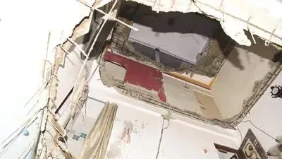 विरार पूर्व में इमारत का स्लैब गिरा बाल-बाल बचे सात परिवार...