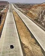 दिल्ली-मुंबई एक्सप्रेसवे पर नही रुक रही चोरियां, निर्माण स्ट्रक्चर तोड़े, लाइटिंग और सोलर प्लेटें तक हुईं गायब